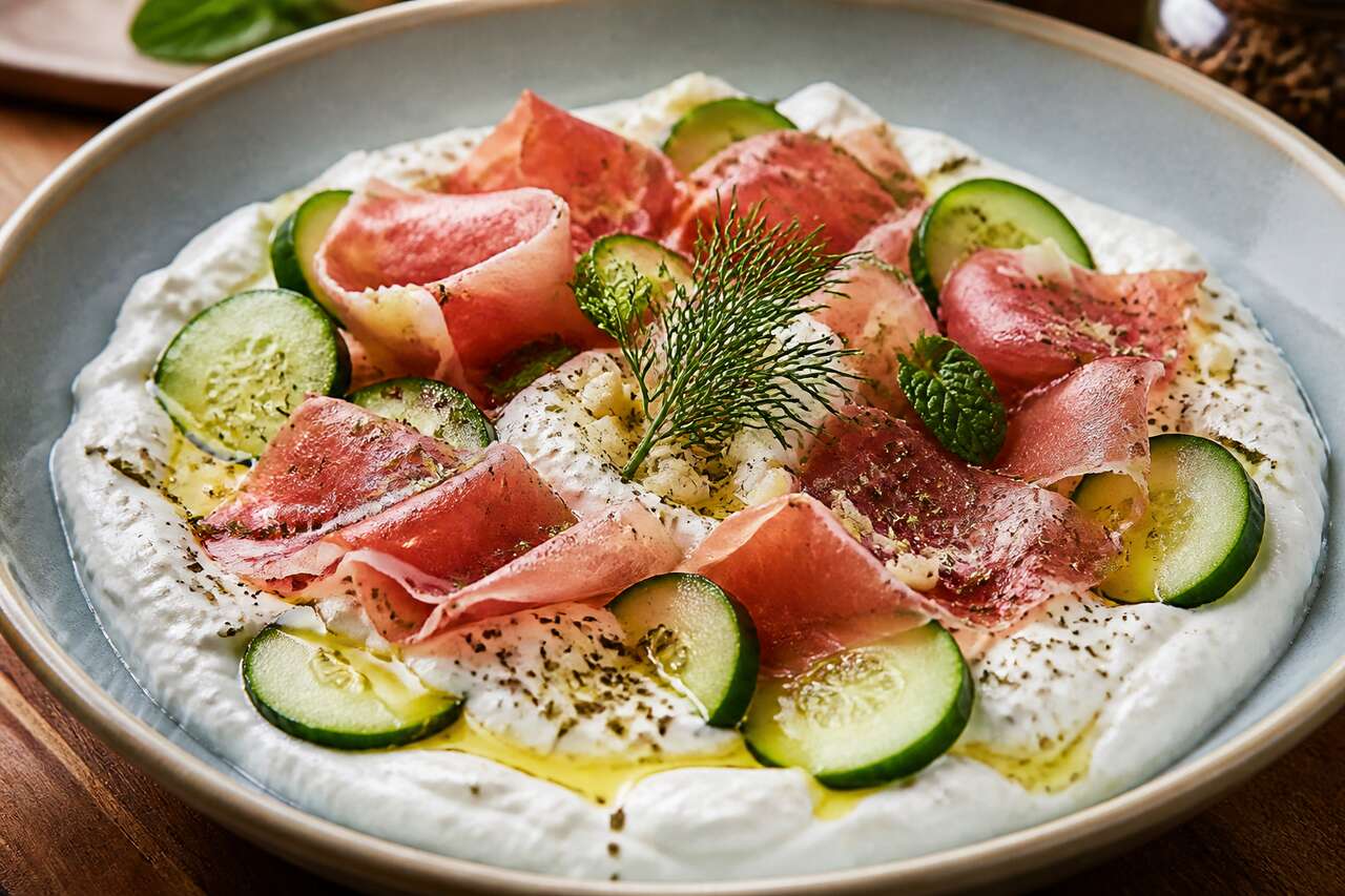 Tzatziki au jambon de pays : la recette fraîche et savoureuse