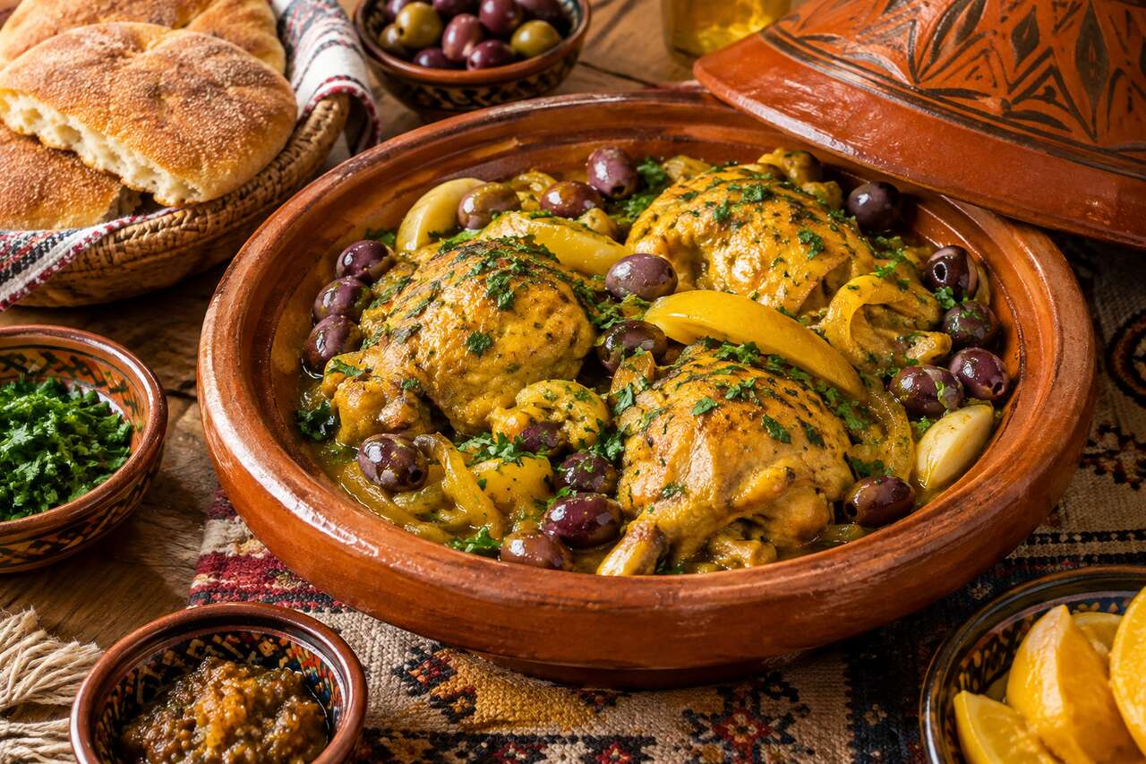 Tajine de poulet aux olives et citron confit : la recette authentique